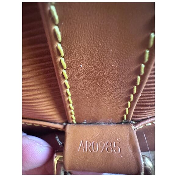 RARE LOUIS VUITTON EPI RANDONNEE PM SLING HANDBAG - Picture 7 of 9